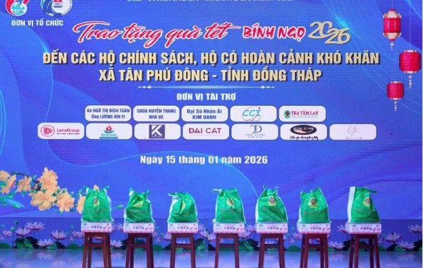 Kiến Thạch chung tay trao quà Tết cho gia đình chính sách và bà con khó khăn tại Đồng Tháp 